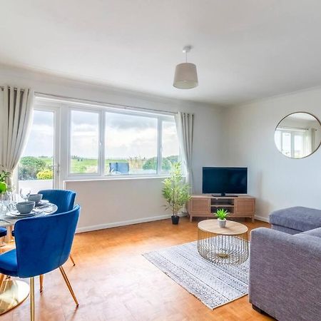 Beautiful Sea View 2 Bedroom Sleeps 6-Free Parking ボーンマス エクステリア 写真